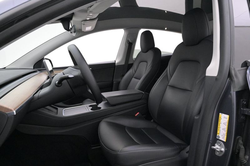 Tesla Model Y bild 9