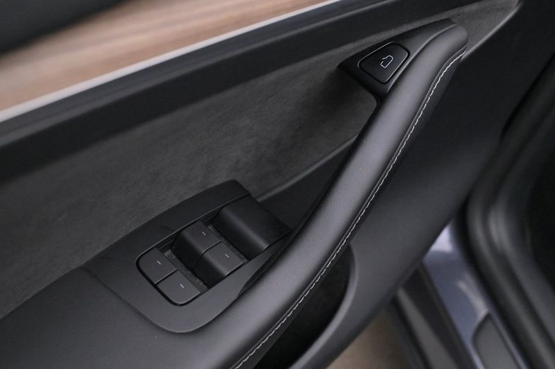 Tesla Model Y bild 10