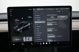 Tesla Model Y bild 12