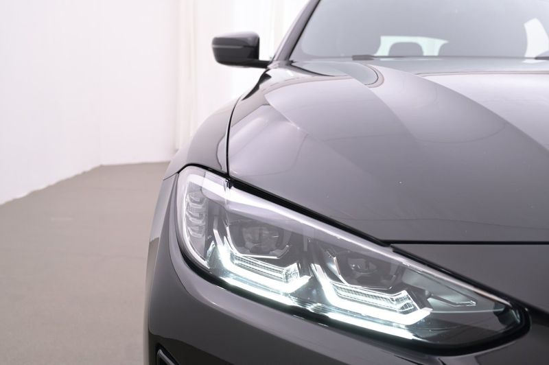 BMW i4 bild 25