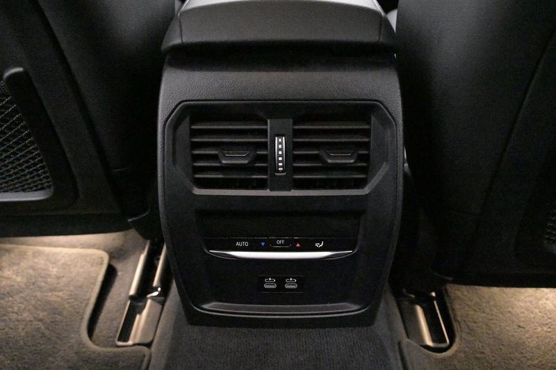 BMW i4 bild 21