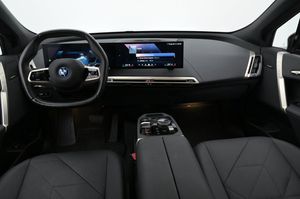 BMW iX bild 6