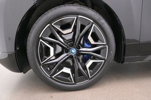 BMW iX bild 27