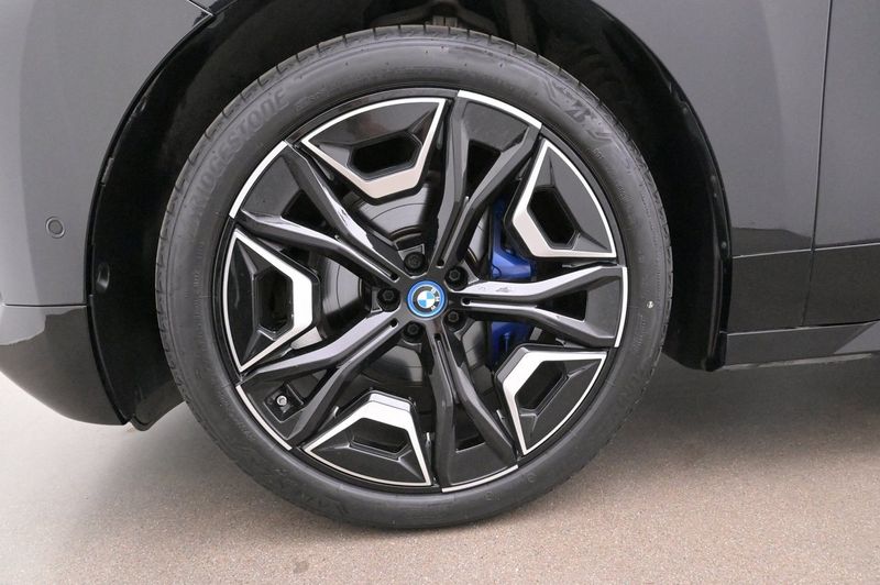 BMW iX bild 27