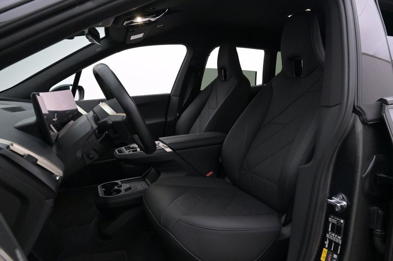 BMW iX bild 10