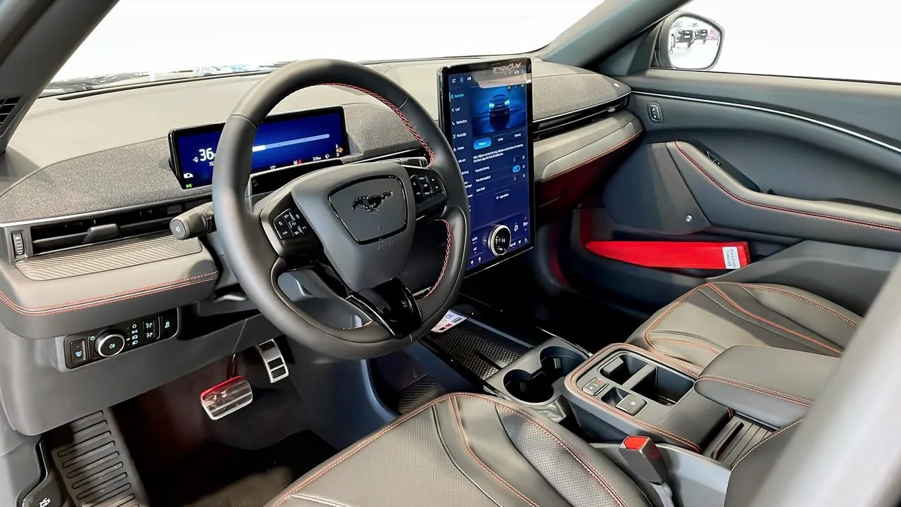 Vehicle image 21