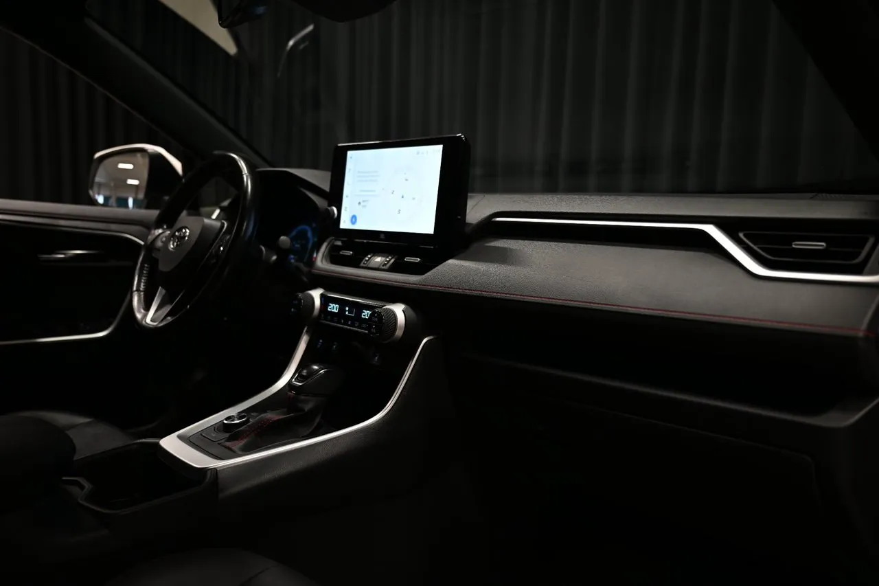 Vehicle image 30