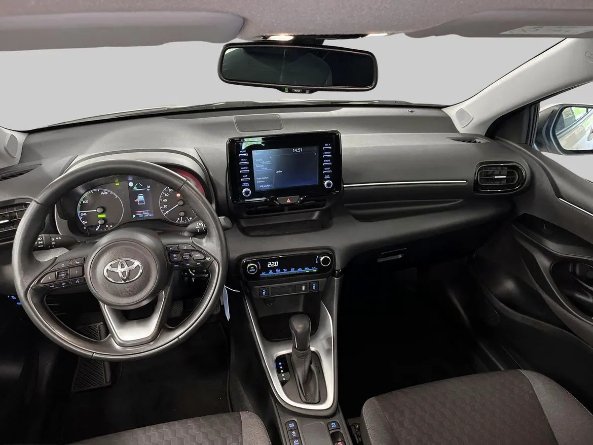 Vehicle image 10