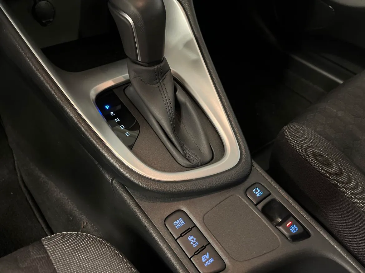 Vehicle image 16