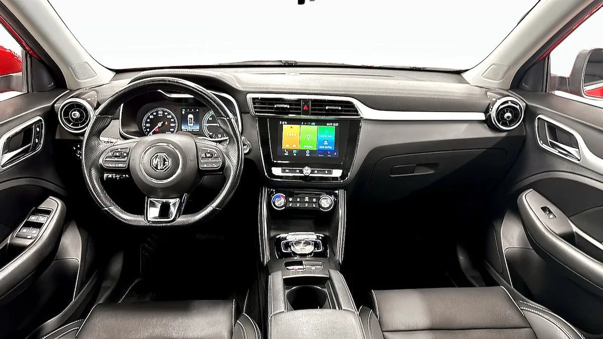 Vehicle image 3