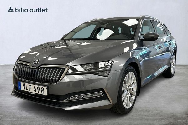 Skoda Superb iV 1.4 TSI Business Nyservad B-kam Drag P-värmare Skinn - 2023