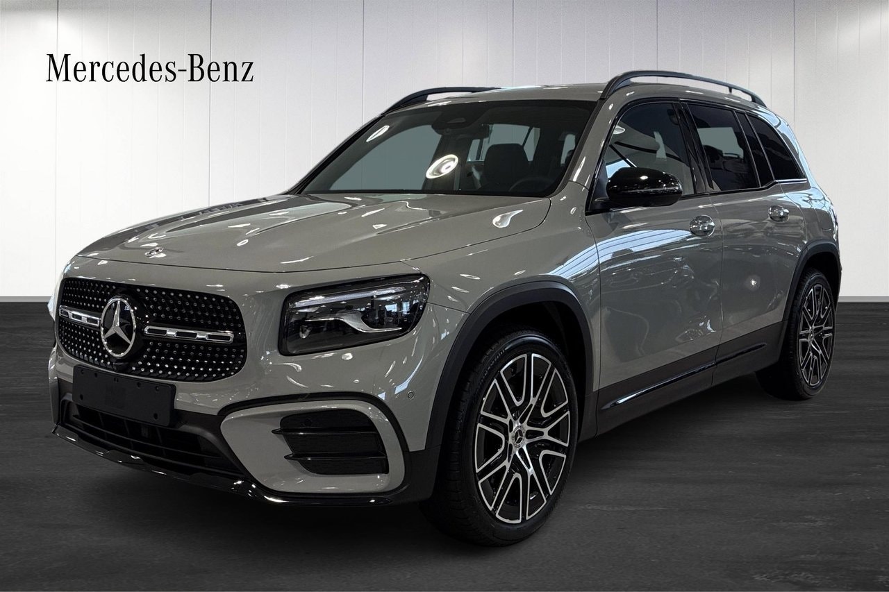 Mercedes GLB220