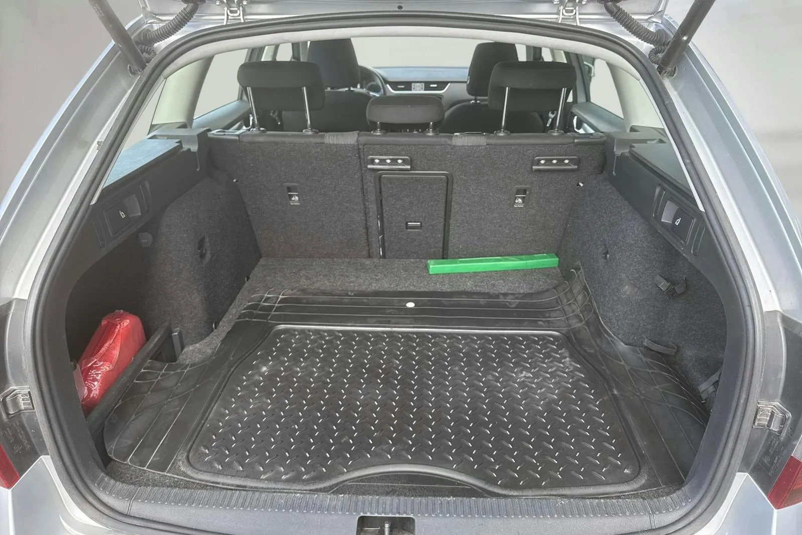 Vehicle image 8