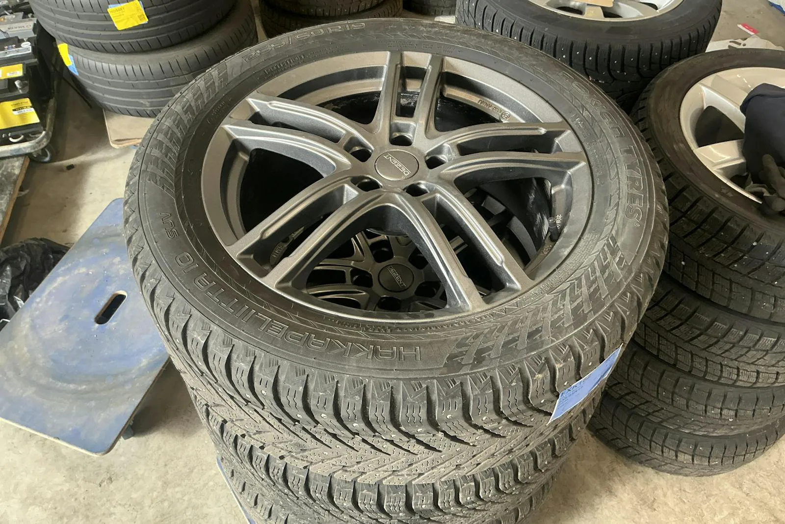 Vehicle image 14
