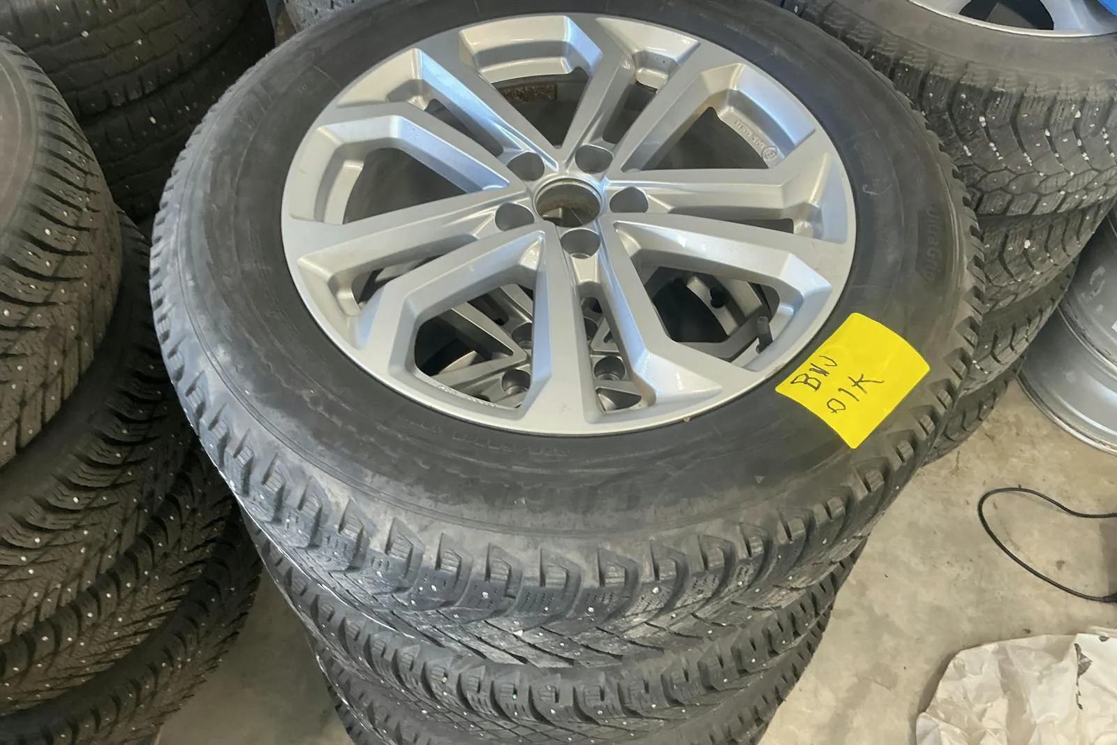 Vehicle image 17