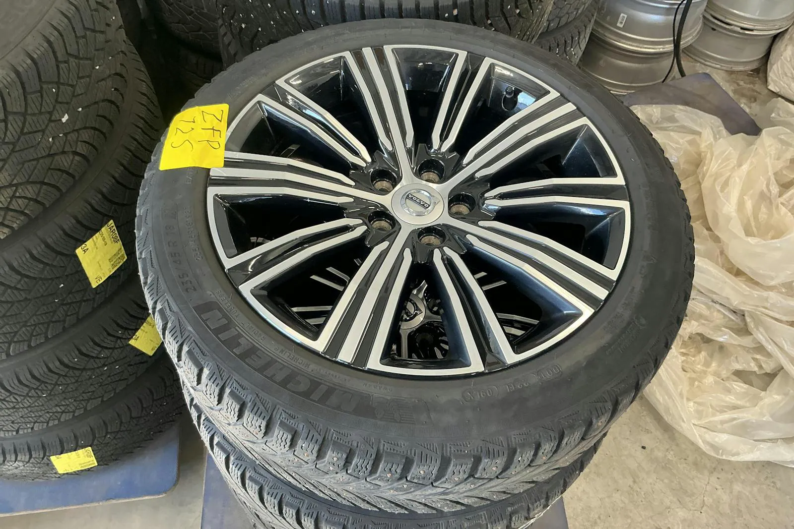 Vehicle image 14