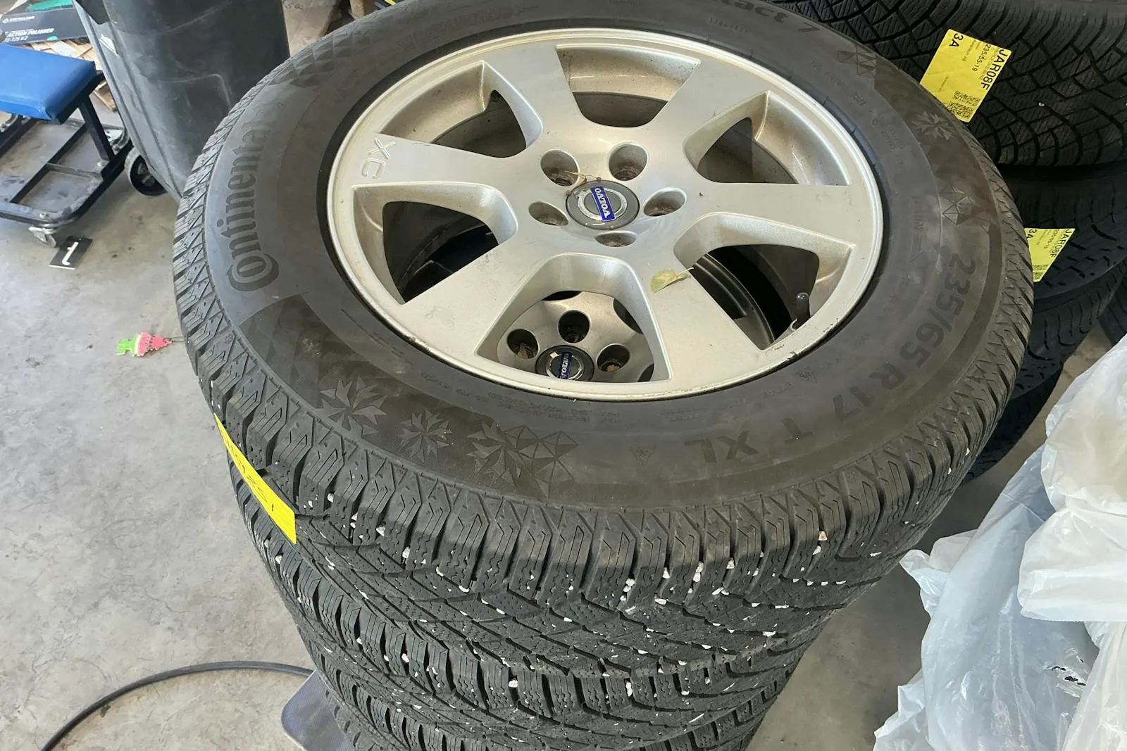 Vehicle image 16