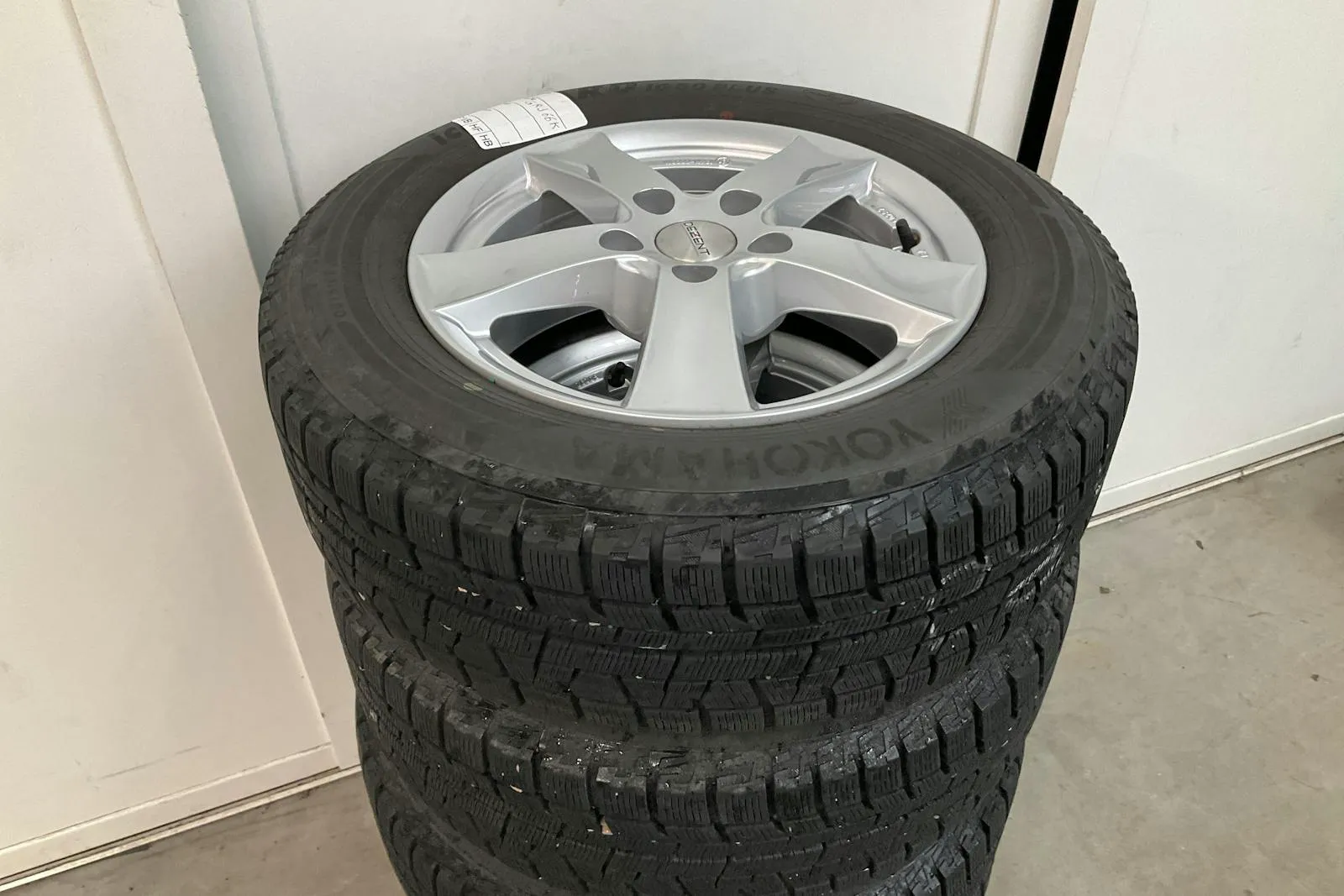 Vehicle image 11