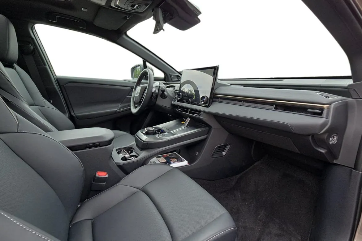 Vehicle image 6