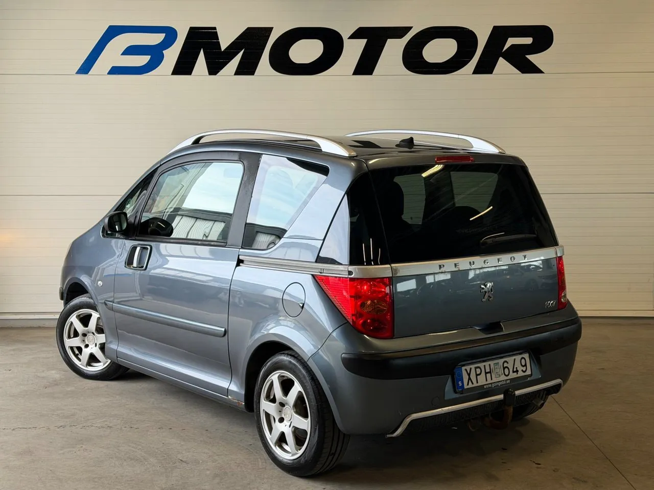 Vehicle image 2