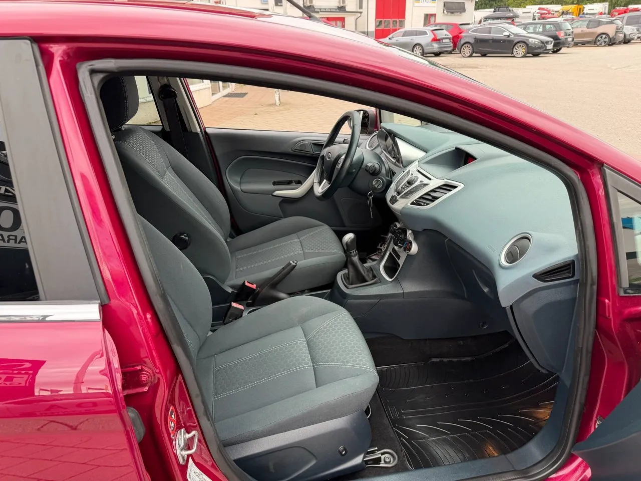 Vehicle image 8