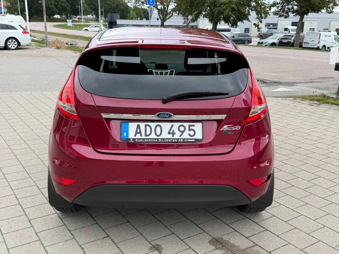 Vehicle image 4