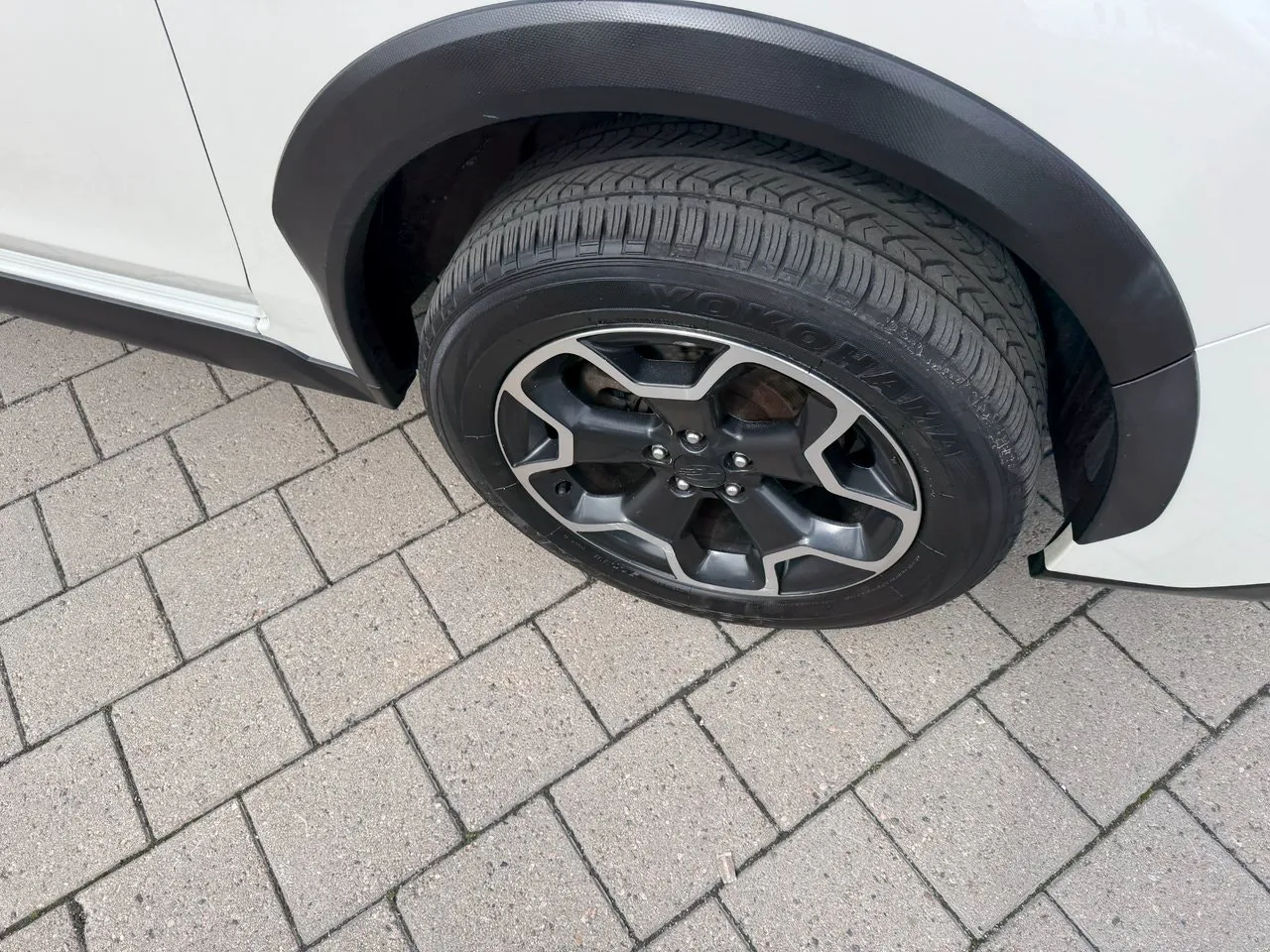Vehicle image 32