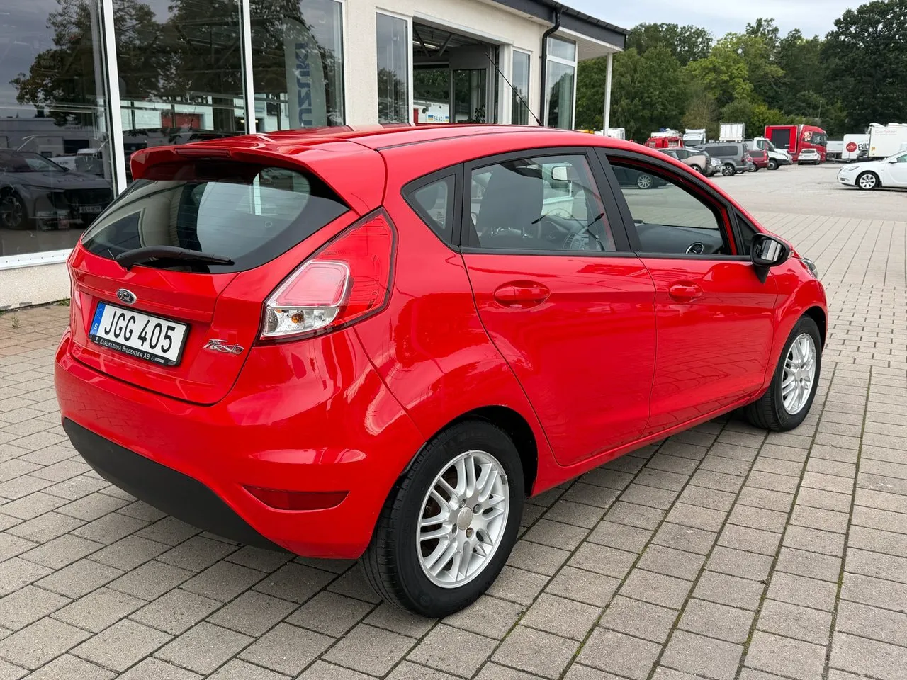 Vehicle image 3
