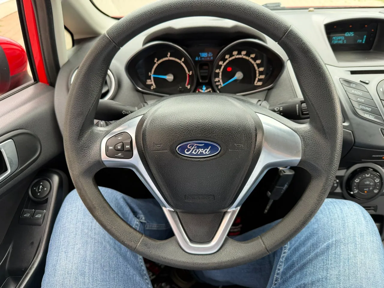 Vehicle image 16