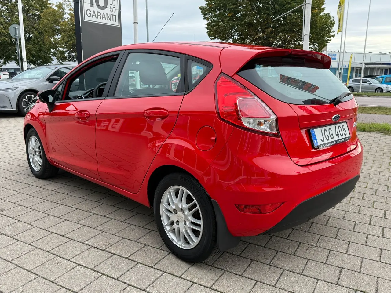 Vehicle image 1