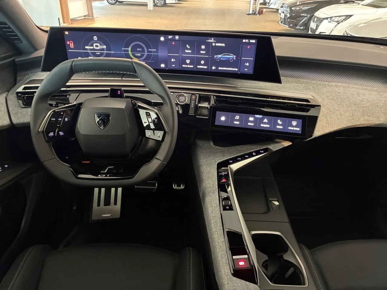 Vehicle image 14