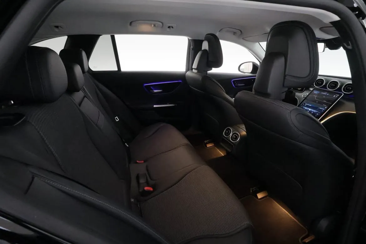Vehicle image 21