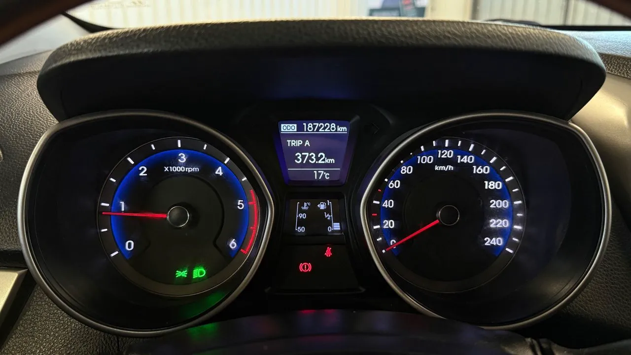 Vehicle image 16