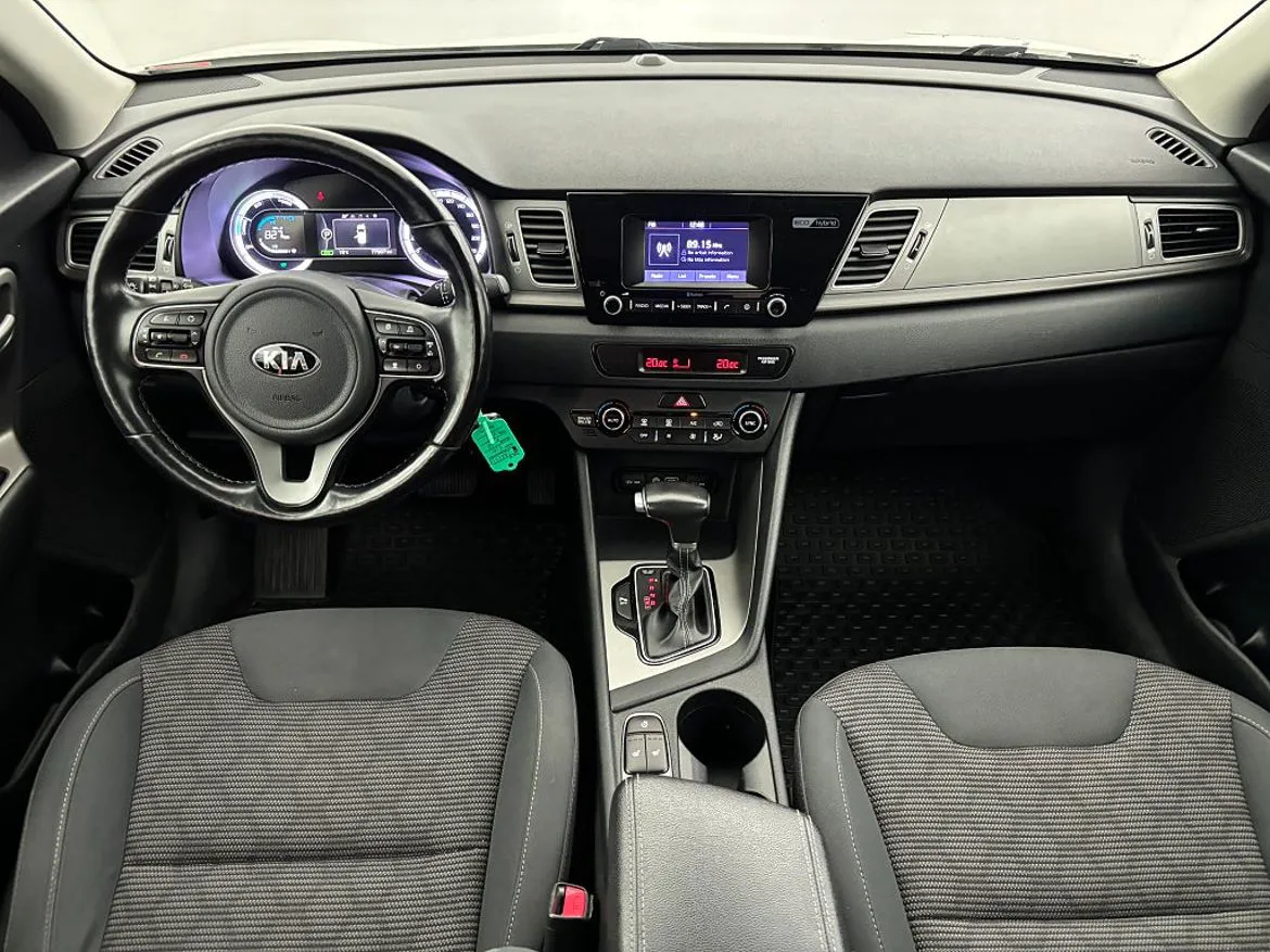 Vehicle image 16