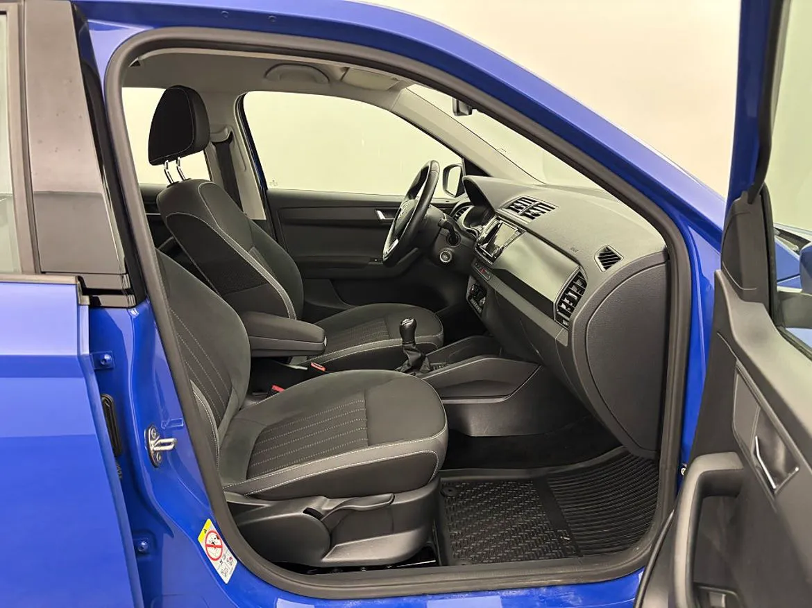 Vehicle image 20