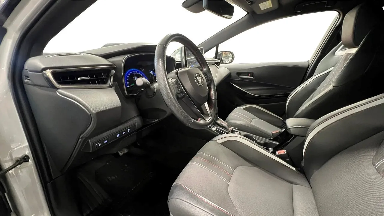 Vehicle image 9