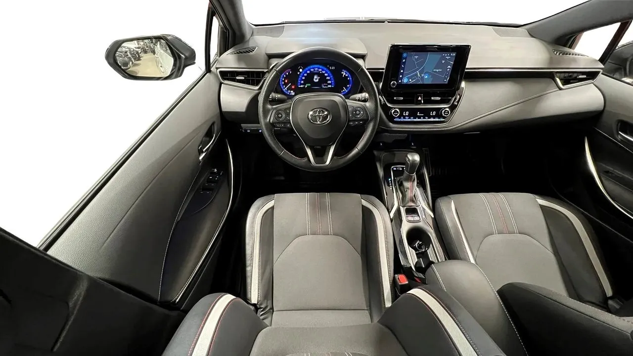 Vehicle image 6