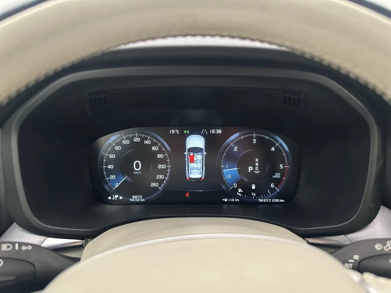 Vehicle image 16