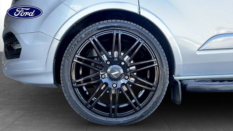 Ford Tourneo Custom bild 9
