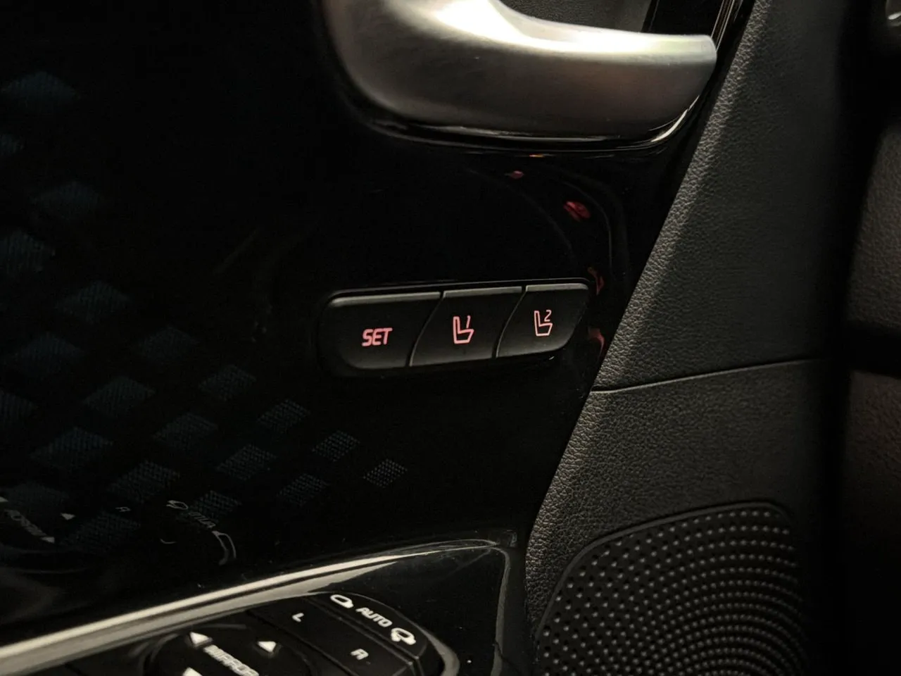 Vehicle image 29