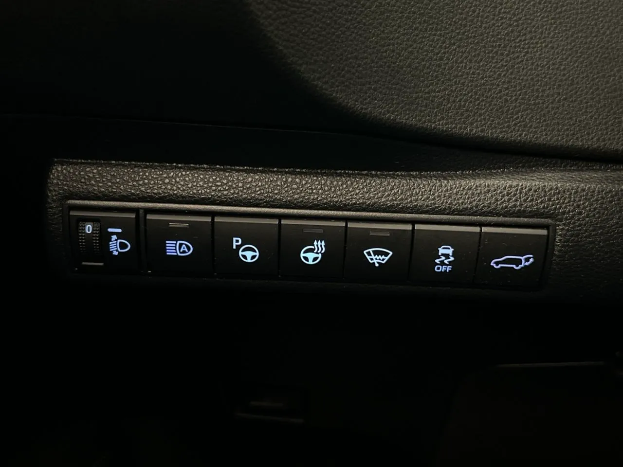 Vehicle image 21