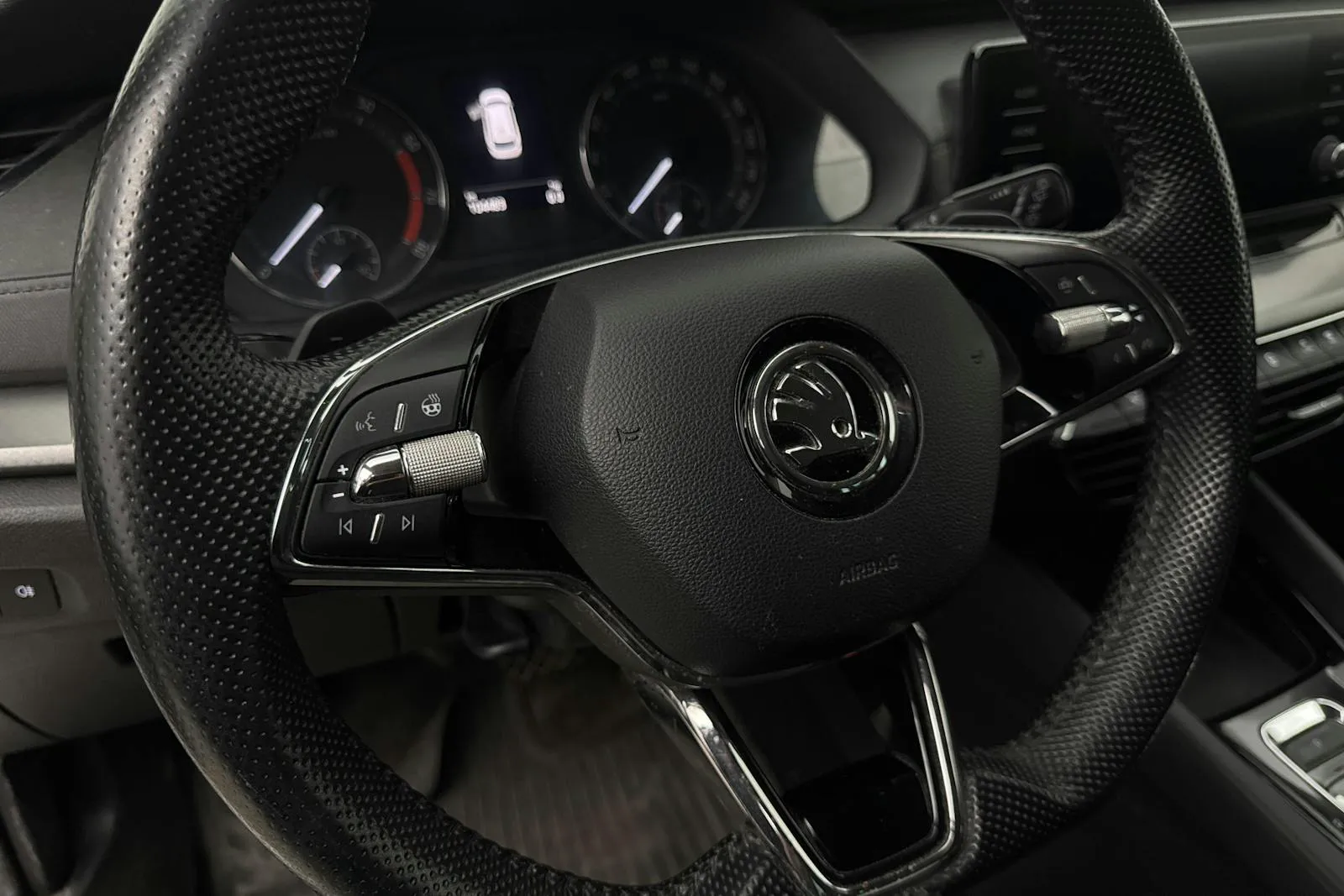 Vehicle image 14