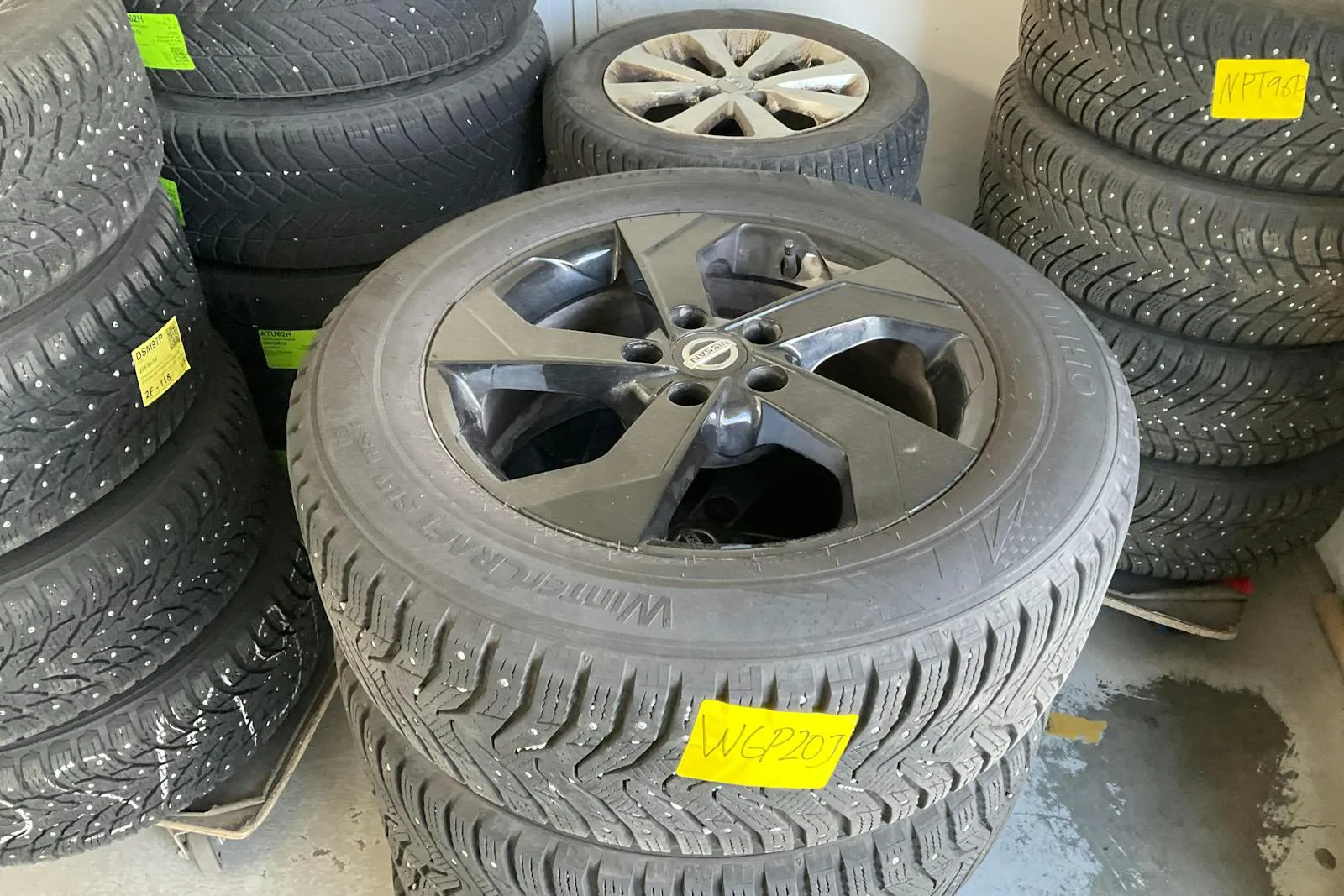 Vehicle image 17