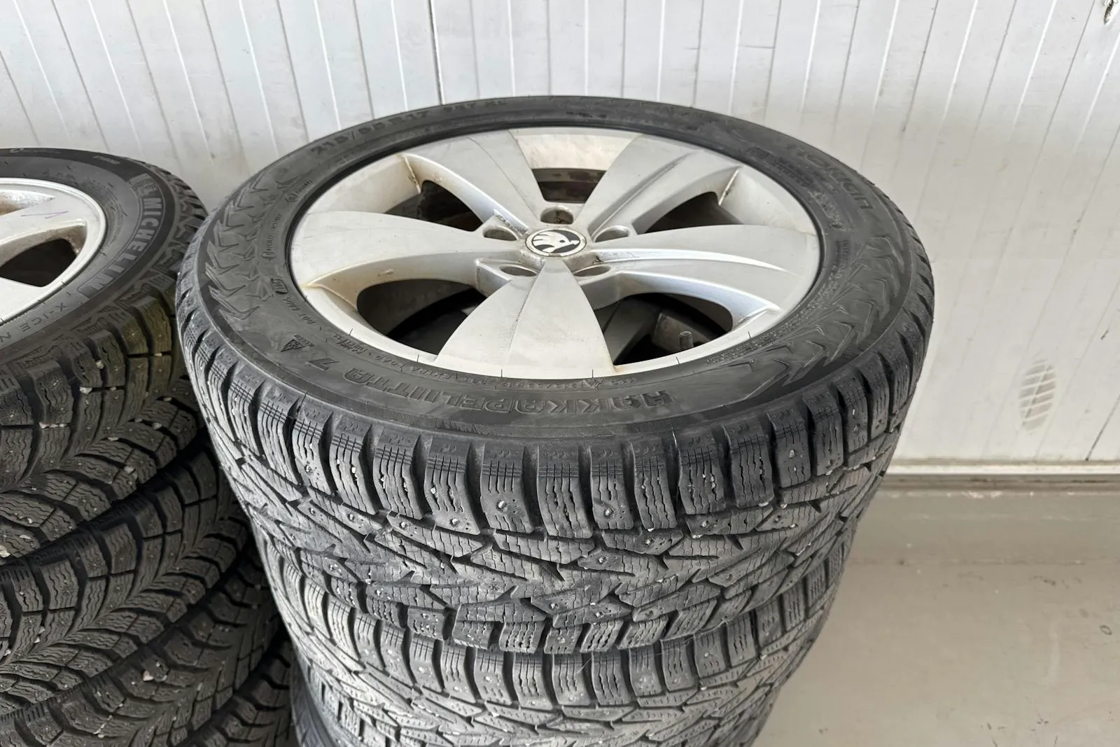 Vehicle image 18