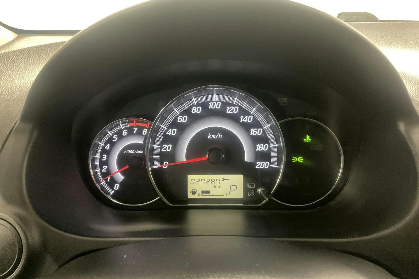 Vehicle image 9