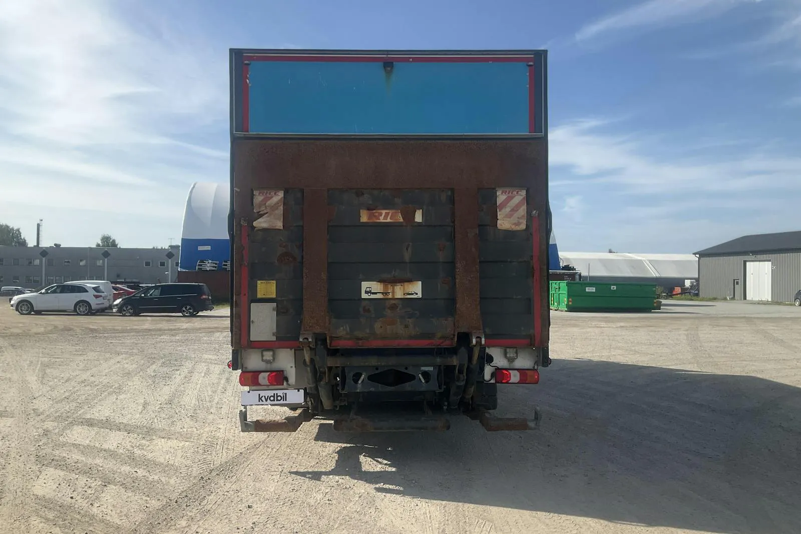 Vehicle image 3
