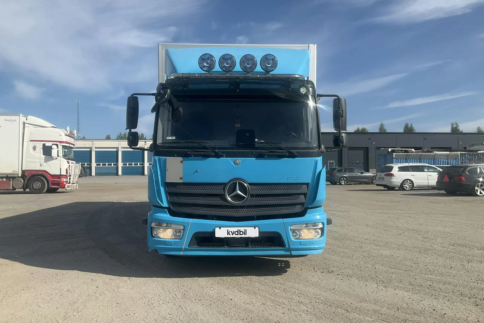 Vehicle image 7