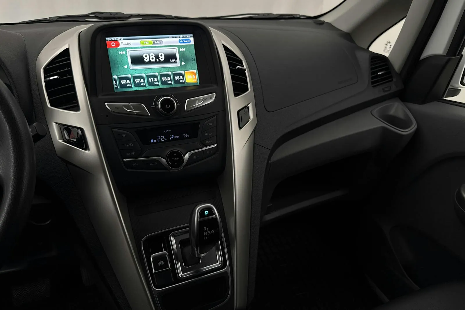 Vehicle image 11