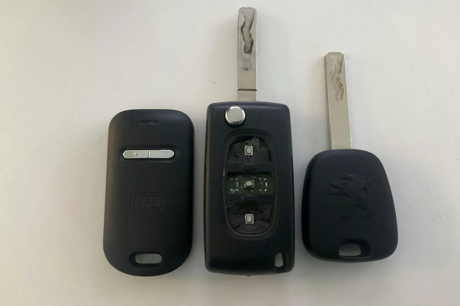 Vehicle image 16