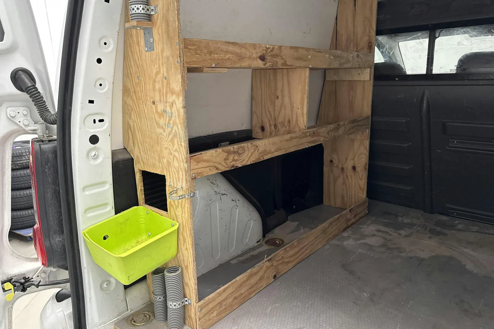 Vehicle image 11